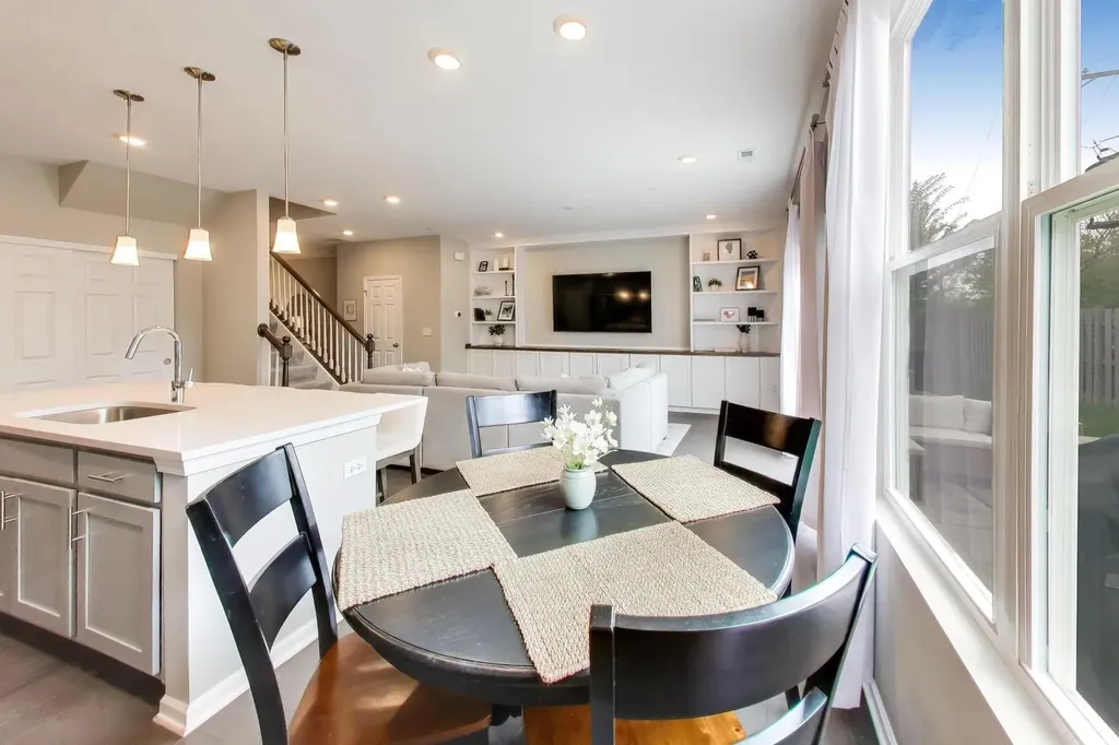 2539 Geranium Way Rolling Meadows IL 60008