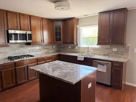 2337 Queensbridge Drive Lynwood IL 60411