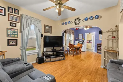 832 East Jefferson Street Morris IL 60450