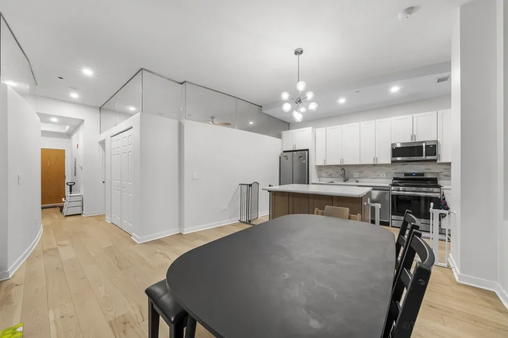 208 West Washington Street Chicago IL 60606