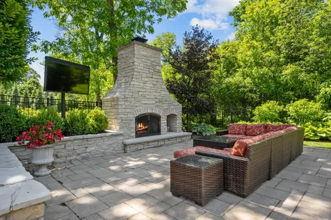 1150 West Keswick Lane W Lake Forest IL 60045