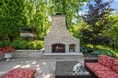 1150 West Keswick Lane W Lake Forest IL 60045