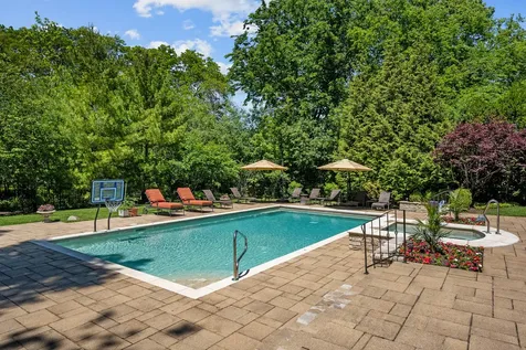 1150 West Keswick Lane W Lake Forest IL 60045