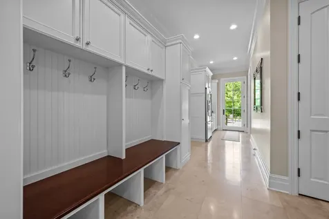 1150 West Keswick Lane W Lake Forest IL 60045