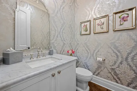 1150 West Keswick Lane W Lake Forest IL 60045