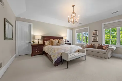1150 West Keswick Lane W Lake Forest IL 60045