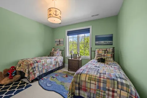 1150 West Keswick Lane W Lake Forest IL 60045