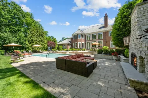 1150 West Keswick Lane W Lake Forest IL 60045