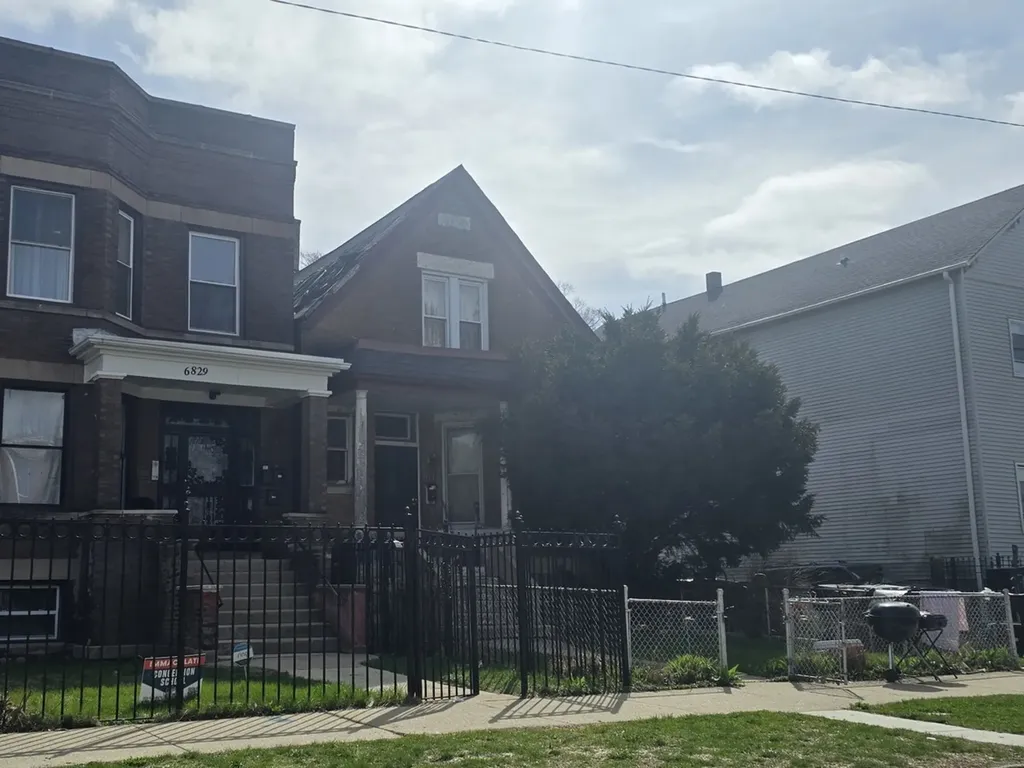6831 South Emerald Avenue Chicago IL 60621