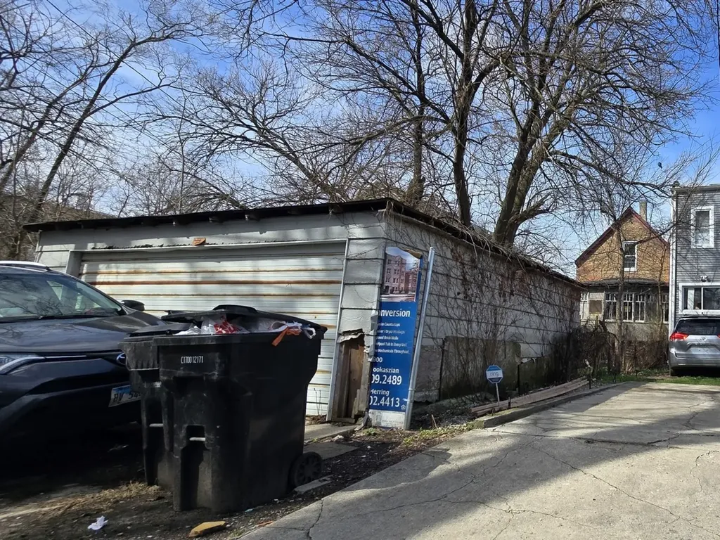 6831 South Emerald Avenue Chicago IL 60621