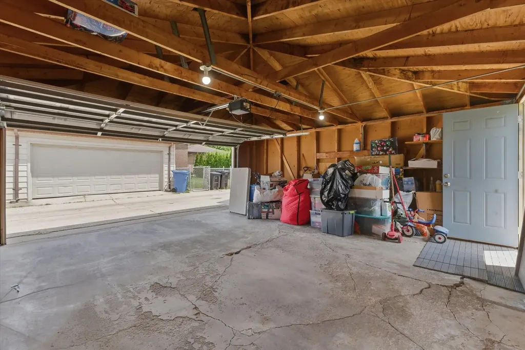 5253 South Moody Avenue Chicago IL 60638
