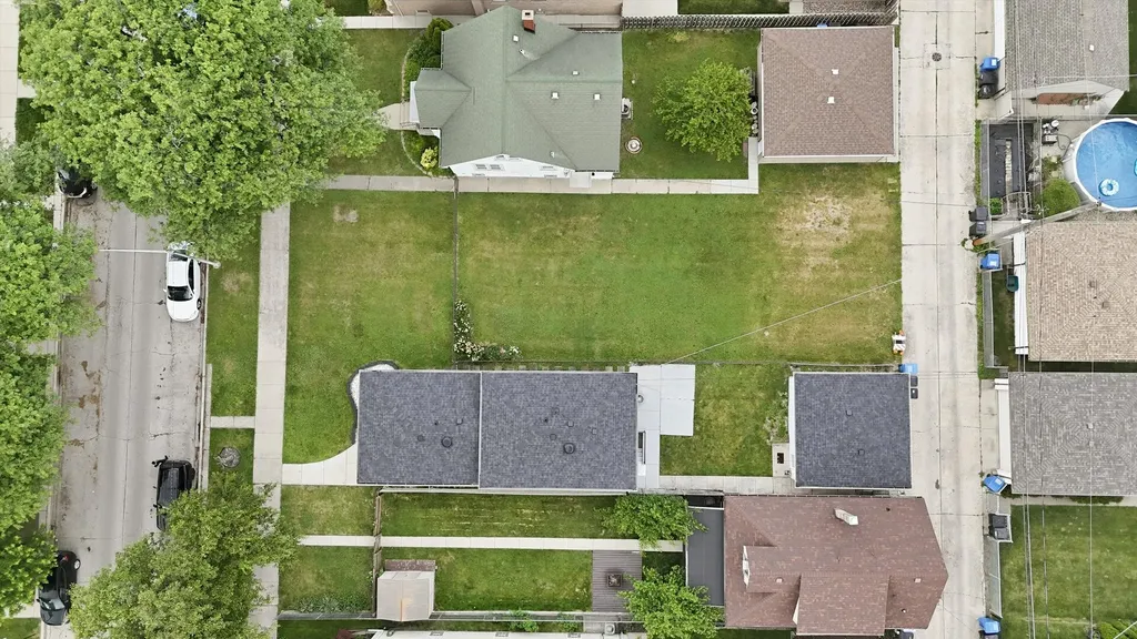 5253 South Moody Avenue Chicago IL 60638