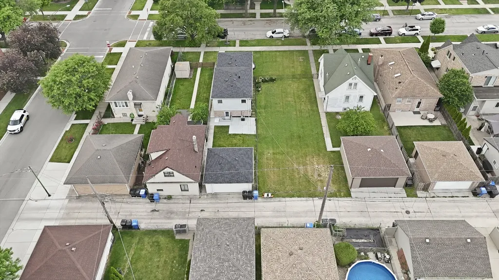 5253 South Moody Avenue Chicago IL 60638