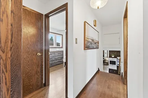 5253 South Moody Avenue Chicago IL 60638