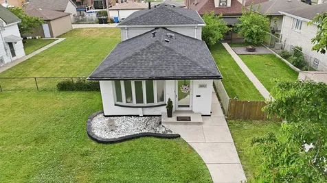 5253 South Moody Avenue Chicago IL 60638