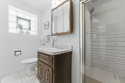 5253 South Moody Avenue Chicago IL 60638