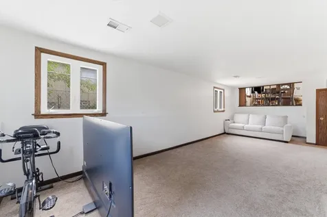 5253 South Moody Avenue Chicago IL 60638