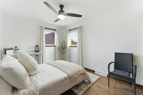 5253 South Moody Avenue Chicago IL 60638