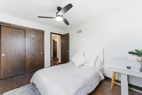 5253 South Moody Avenue Chicago IL 60638
