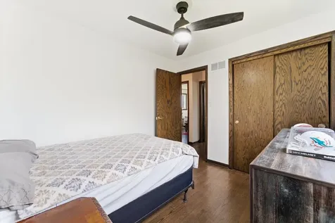 5253 South Moody Avenue Chicago IL 60638
