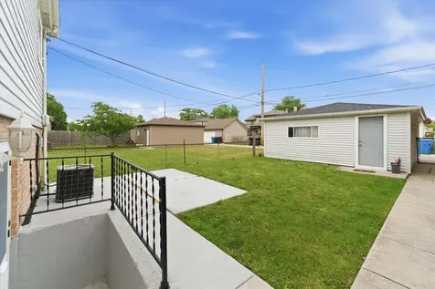 5253 South Moody Avenue Chicago IL 60638
