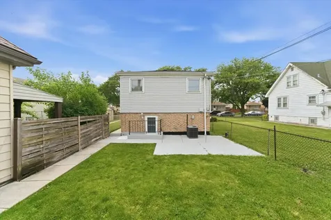 5253 South Moody Avenue Chicago IL 60638