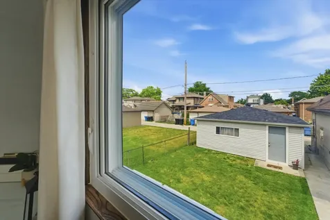5253 South Moody Avenue Chicago IL 60638