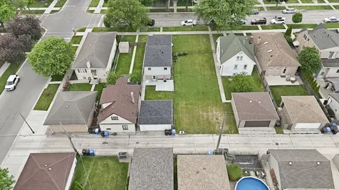 5253 South Moody Avenue Chicago IL 60638