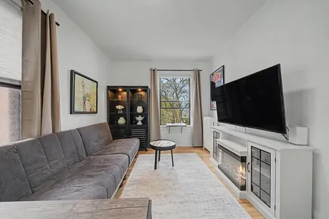 1200 West Sherwin Avenue Chicago IL 60626