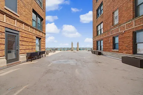 1200 West Sherwin Avenue Chicago IL 60626