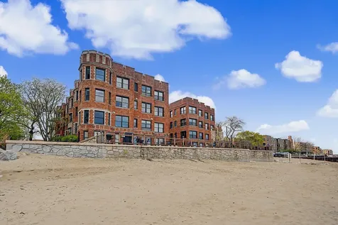 1200 West Sherwin Avenue Chicago IL 60626