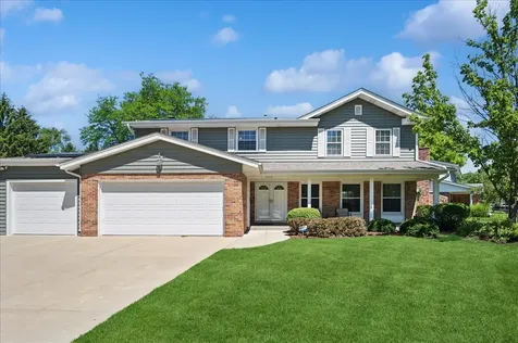 1660 Clavinia Avenue Deerfield IL 60015