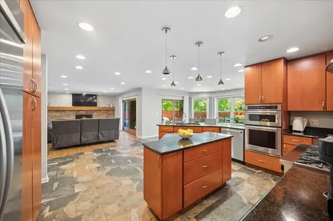 1660 Clavinia Avenue Deerfield IL 60015