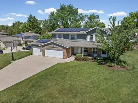 1660 Clavinia Avenue Deerfield IL 60015