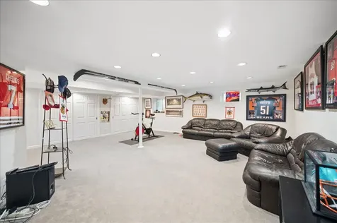 1660 Clavinia Avenue Deerfield IL 60015