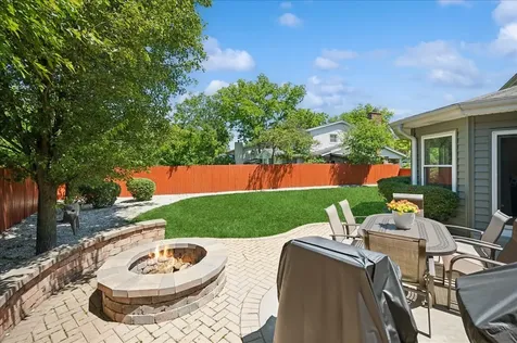 1660 Clavinia Avenue Deerfield IL 60015