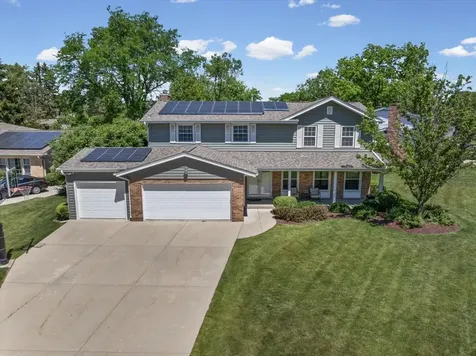 1660 Clavinia Avenue Deerfield IL 60015