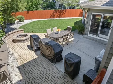 1660 Clavinia Avenue Deerfield IL 60015