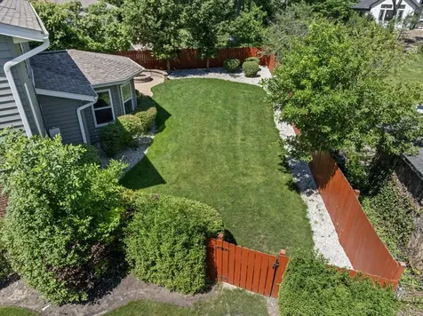 1660 Clavinia Avenue Deerfield IL 60015