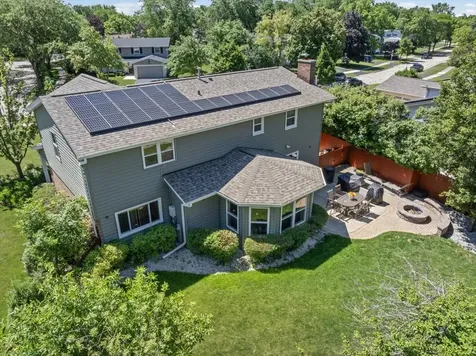 1660 Clavinia Avenue Deerfield IL 60015