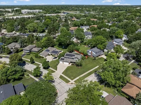 1660 Clavinia Avenue Deerfield IL 60015