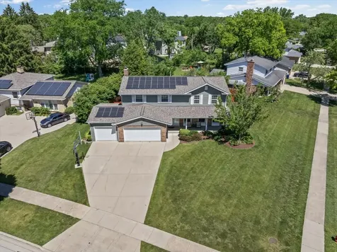 1660 Clavinia Avenue Deerfield IL 60015