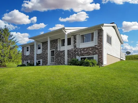 2508 Lundgren Road Pecatonica IL 61063