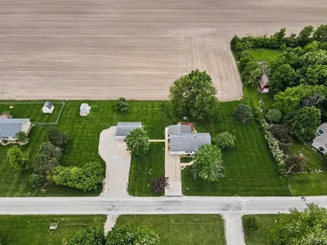 137 Chippewa Drive Loda IL 60948
