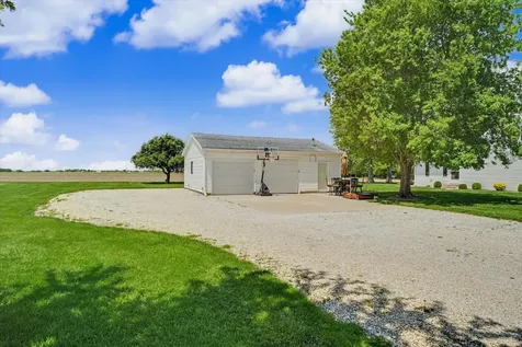 137 Chippewa Drive Loda IL 60948