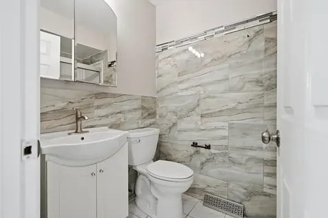 9835 Garden Court Schiller Park IL 60176