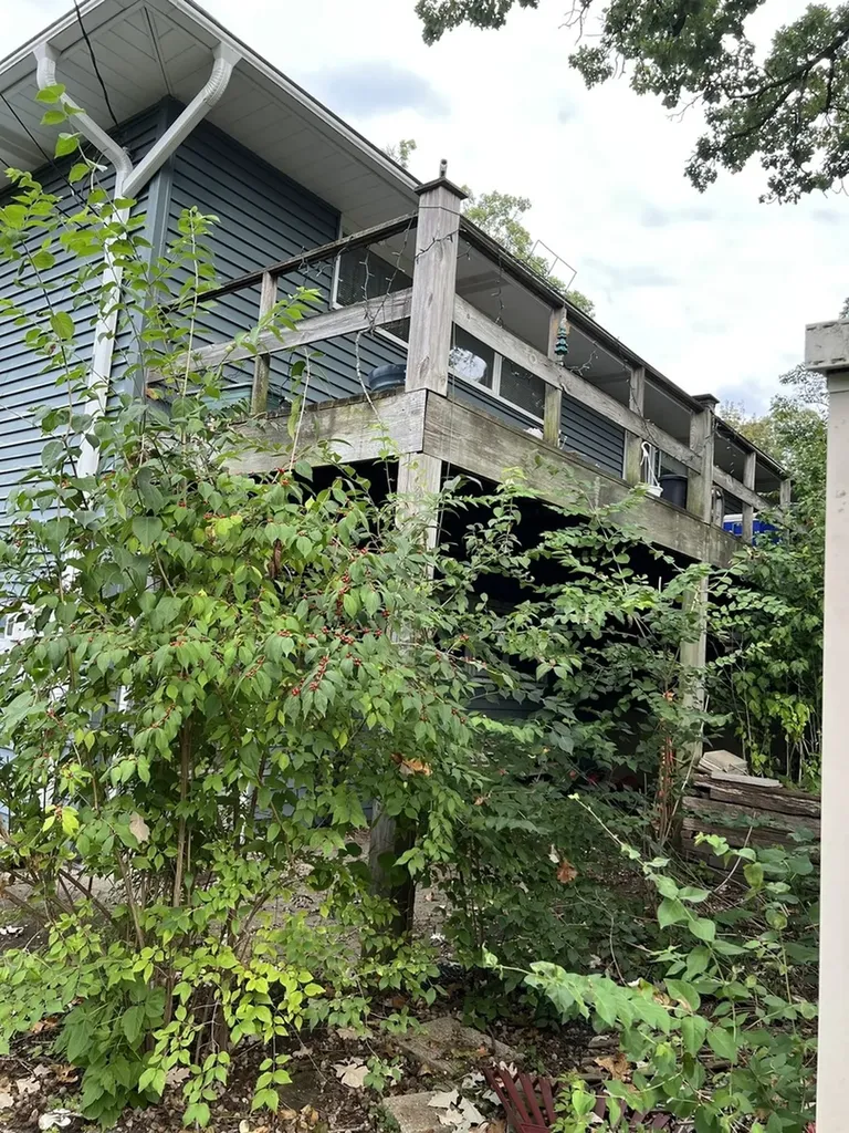 355 Hiawatha Drive Lake In The Hills IL 60156