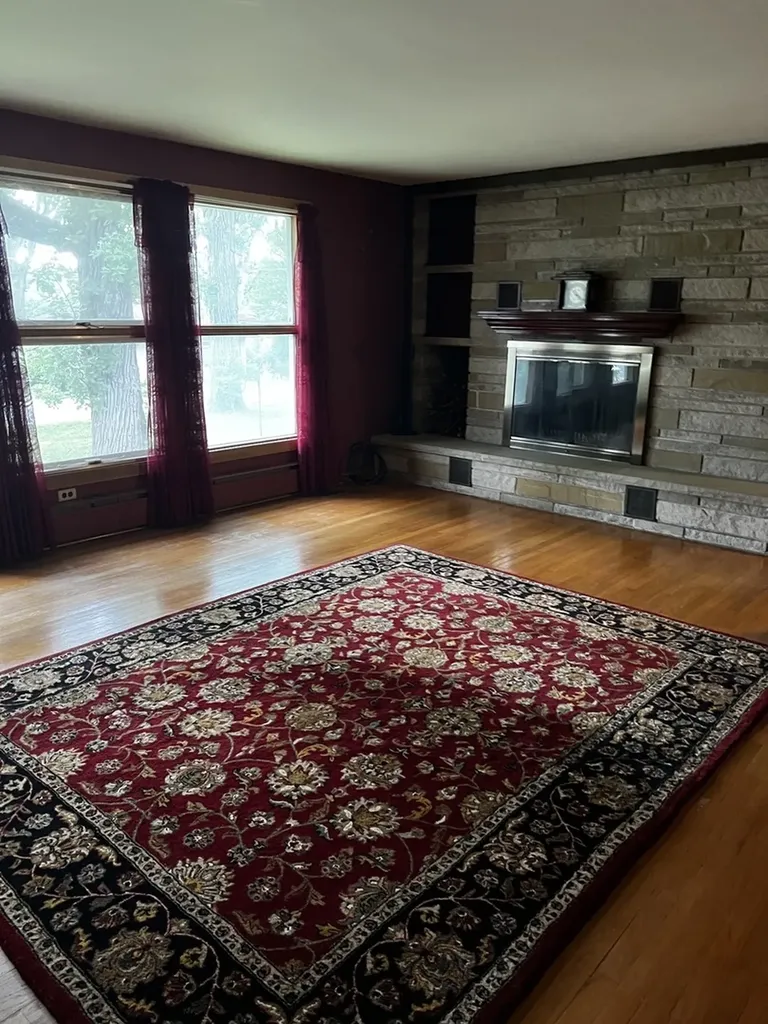 355 Hiawatha Drive Lake In The Hills IL 60156