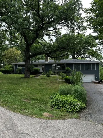 355 Hiawatha Drive Lake In The Hills IL 60156
