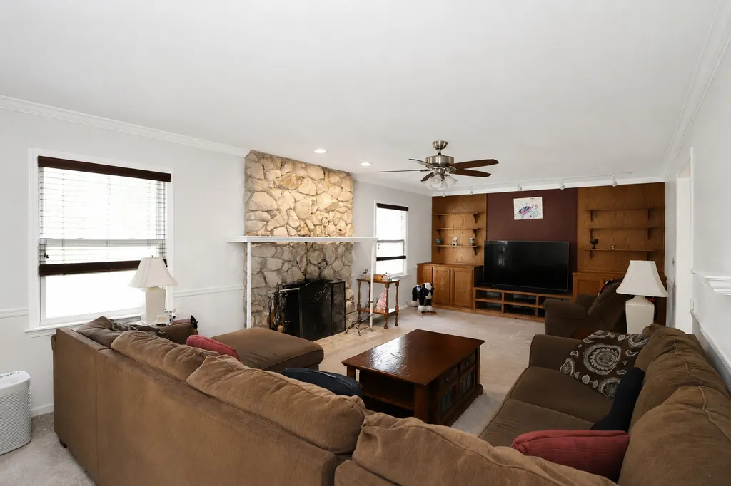 1751 Taft Avenue Rolling Meadows IL 60008